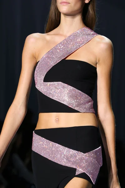 Look 75